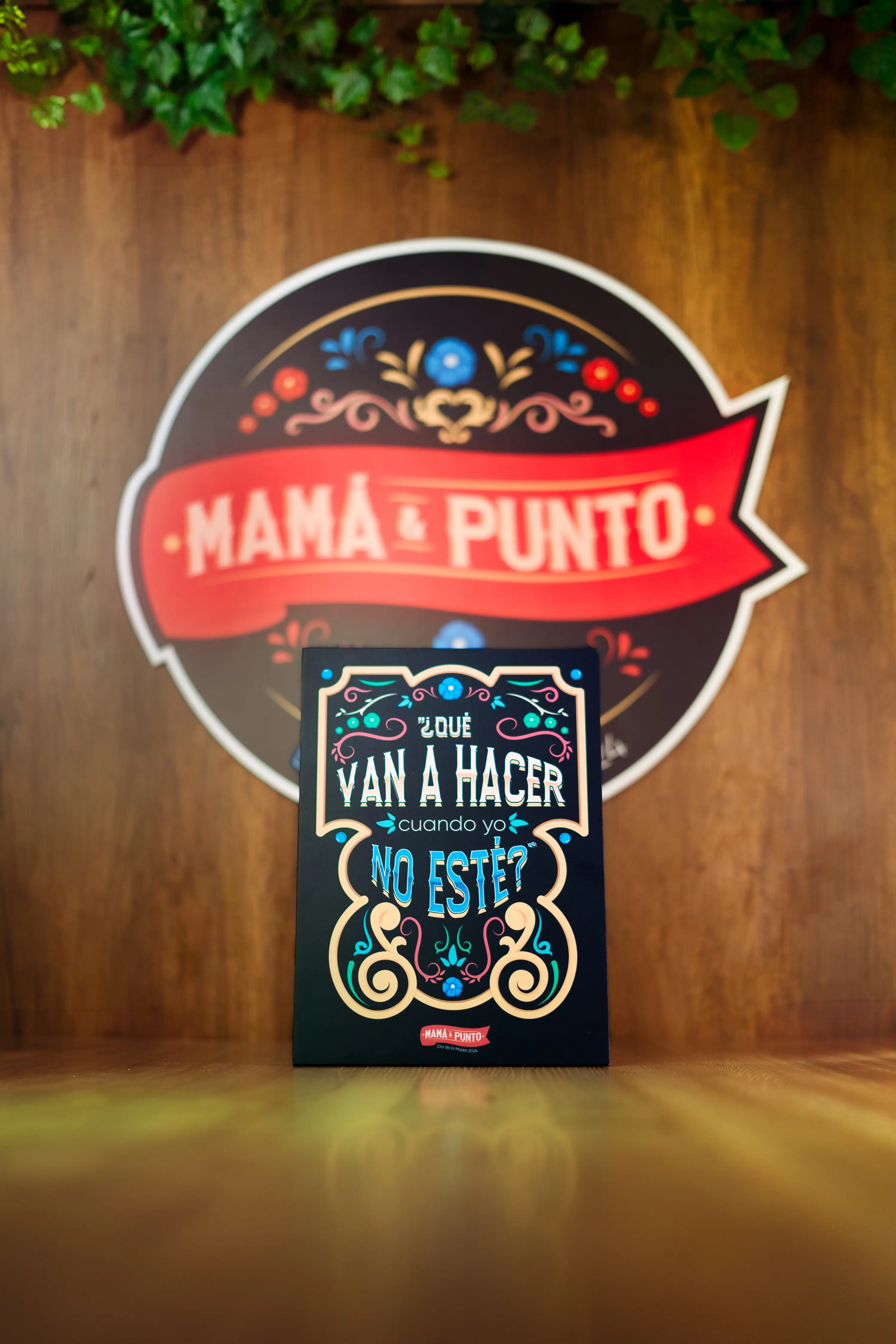 Retrato artístico de Julio Jaramillo en una tableta de madera